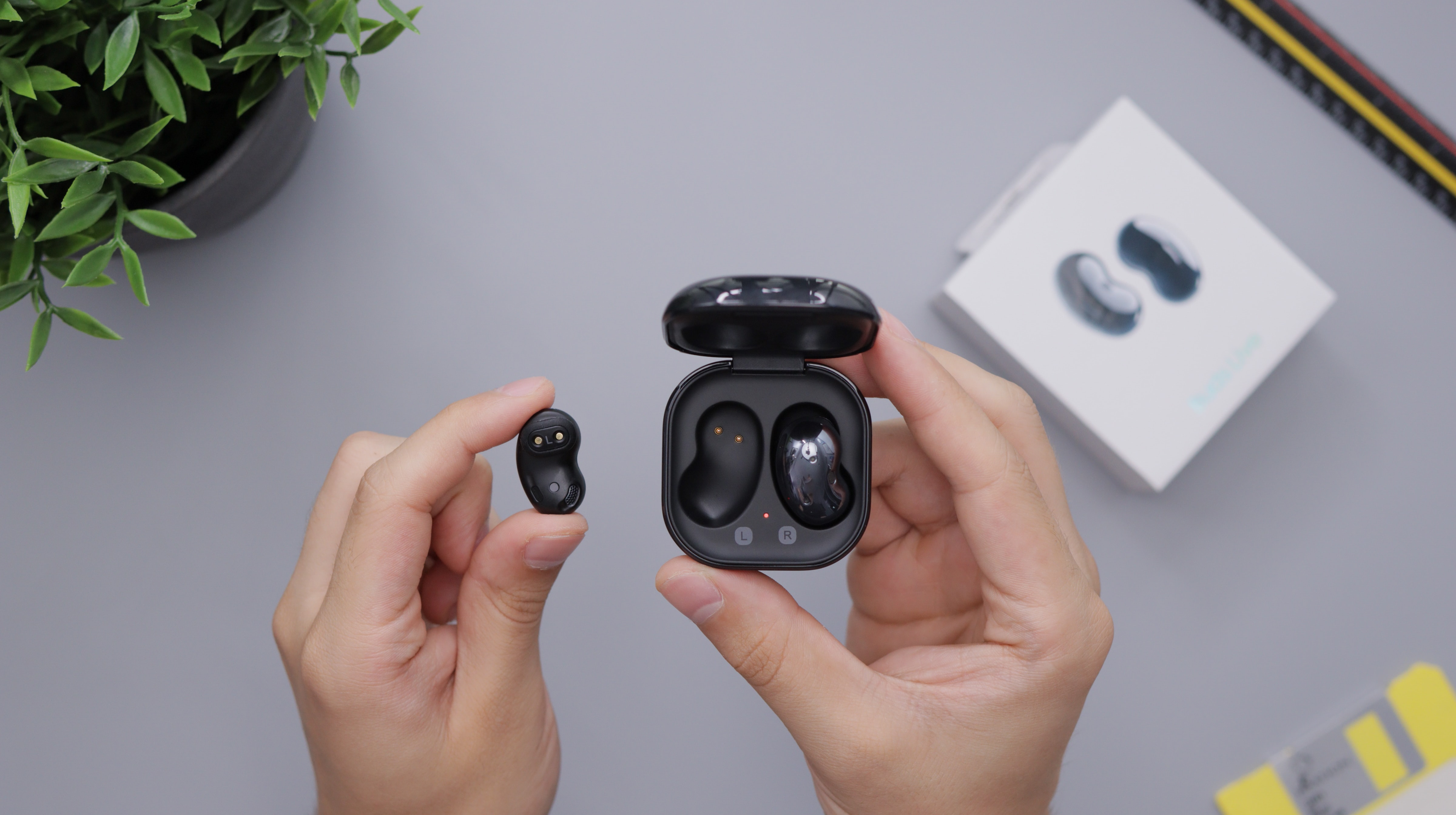 Samsung Galaxy Buds 2: Less Means More